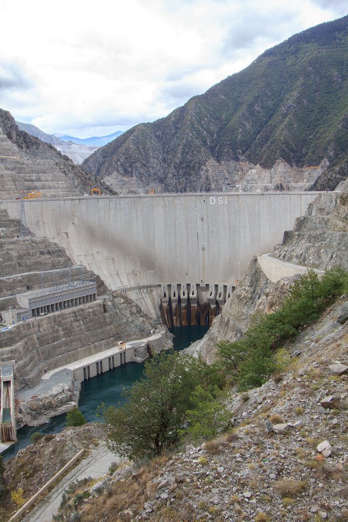 03-Big dam in the Coruh River.jpg